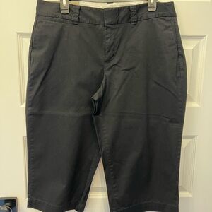 Women’s Dockers Black Chino Shorts/cropped with Branded Waistband